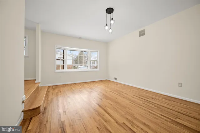 $950,000 | 11828 Enid Drive, Potomac, MD 20854