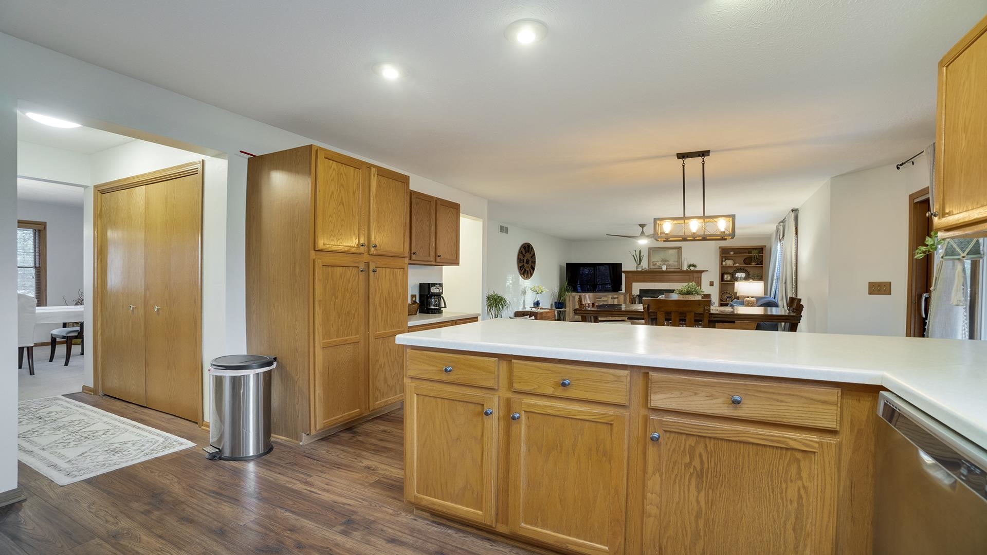 604 Commander Place Belvidere, IL 61008 - Photo 15 of 40 a kitchen with cabinets a sink and appliances