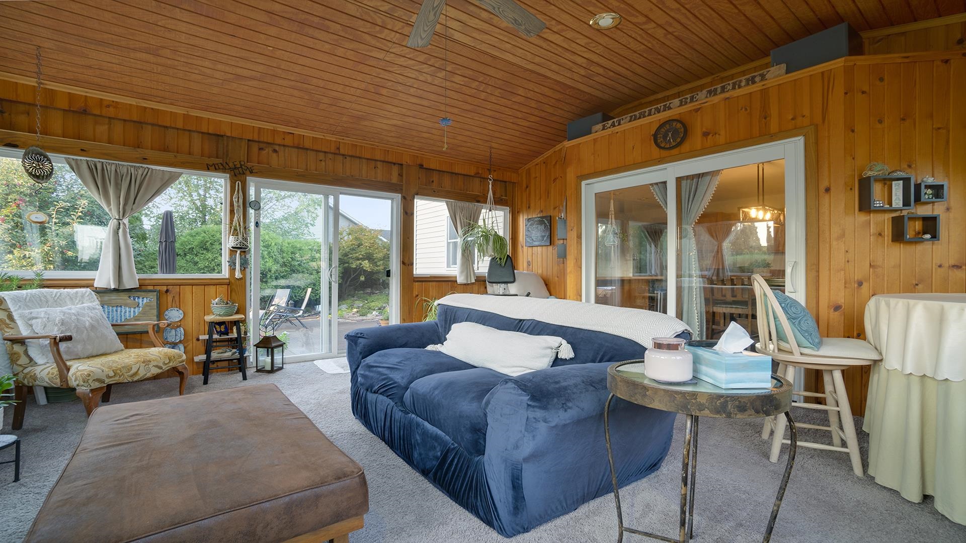 604 Commander Place Belvidere, IL 61008 - Photo 19 of 40 a living room with furniture and a large window