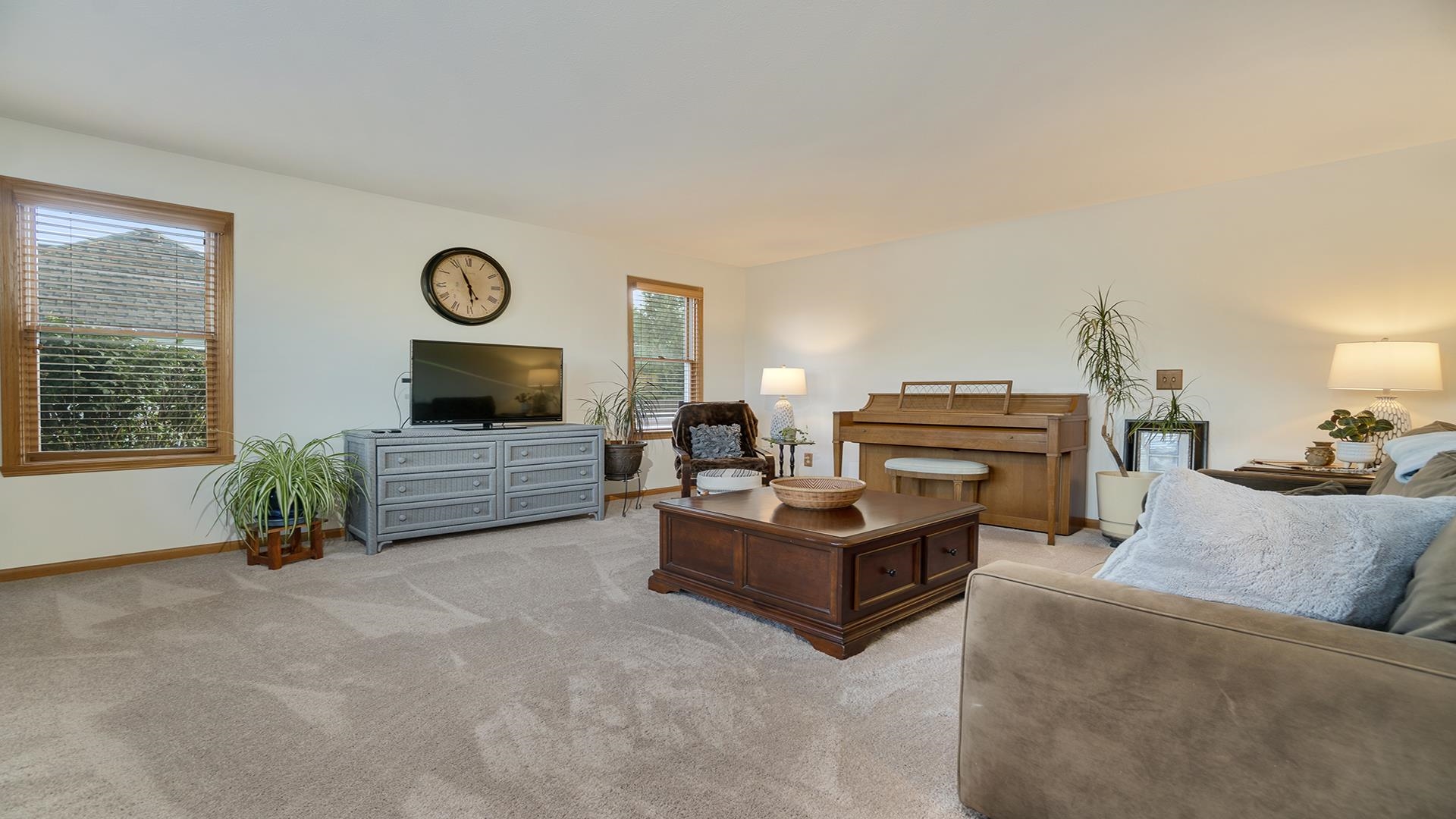 604 Commander Place Belvidere, IL 61008 - Photo 6 of 40 a living room with furniture and a flat screen tv