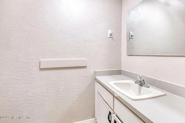 $599,000 | 10 Central Avenue, Crescent City, FL 32112