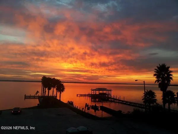 $525,000 | 10 Central Avenue, Crescent City, FL 32112