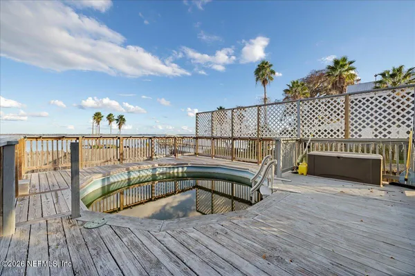 $525,000 | 10 Central Avenue, Crescent City, FL 32112