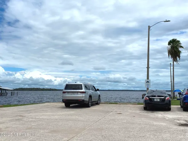 $525,000 | 10 Central Avenue, Crescent City, FL 32112