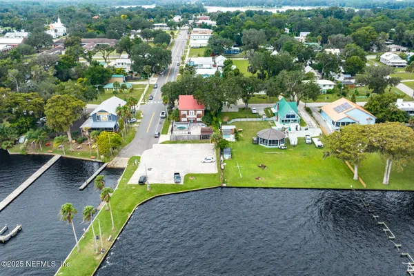 $525,000 | 10 Central Avenue, Crescent City, FL 32112