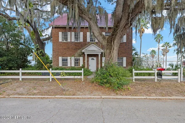 $525,000 | 10 Central Avenue, Crescent City, FL 32112