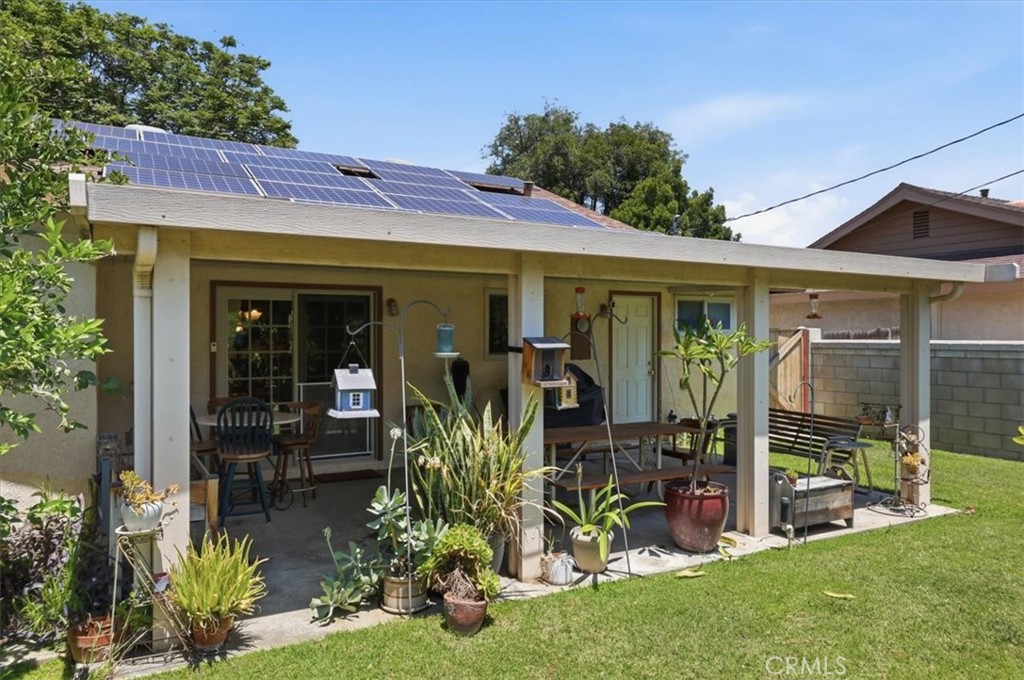 10426 Bonneville Street Riverside, CA 92505 - Photo 3 of 29
