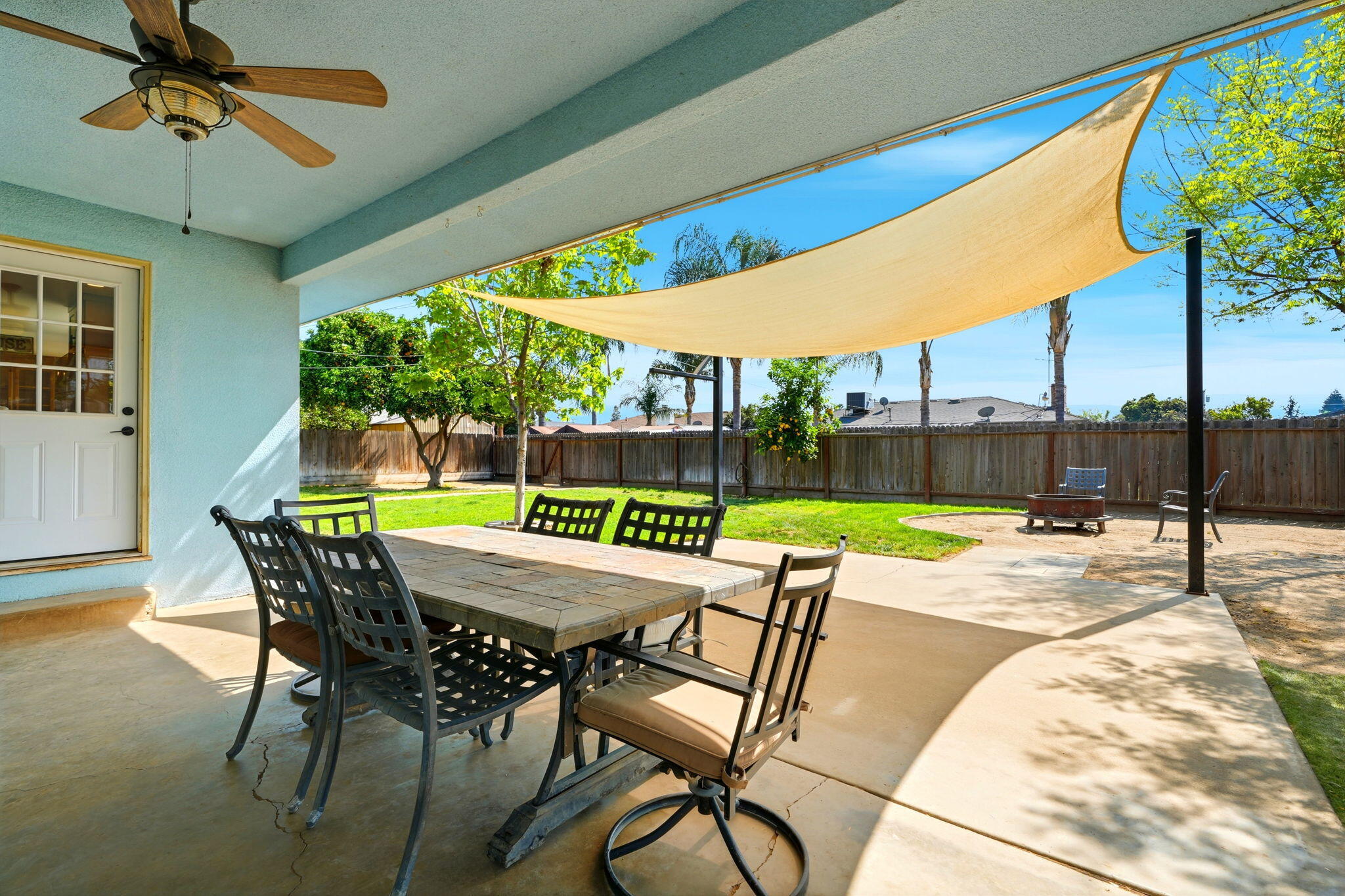 289 West Cypress Avenue Reedley, CA 93654 - Photo 34 of 49 42-289_W_Cypress_Ave_041