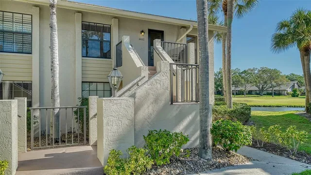 $2,200 | 4462 Weybridge Street, Unit 72, Sarasota, FL 34235