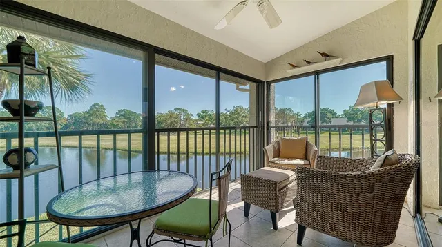 $2,200 | 4462 Weybridge Street, Unit 72, Sarasota, FL 34235