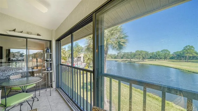 $2,200 | 4462 Weybridge Street, Unit 72, Sarasota, FL 34235