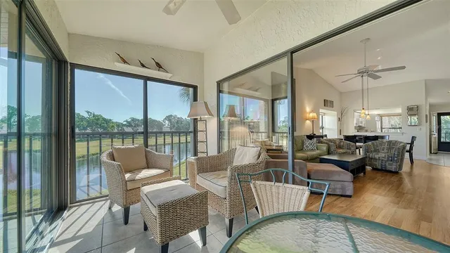 $2,200 | 4462 Weybridge Street, Unit 72, Sarasota, FL 34235