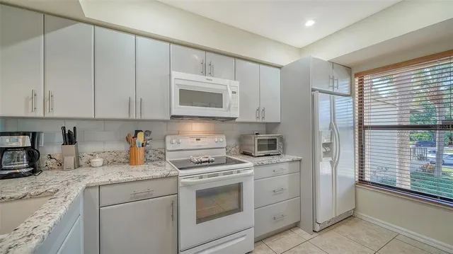 $2,200 | 4462 Weybridge Street, Unit 72, Sarasota, FL 34235