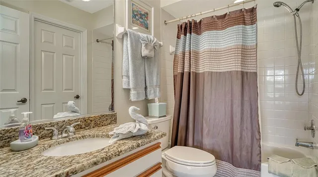 $2,200 | 4462 Weybridge Street, Unit 72, Sarasota, FL 34235