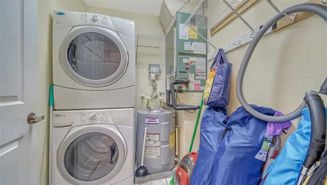 $2,200 | 4462 Weybridge Street, Unit 72, Sarasota, FL 34235