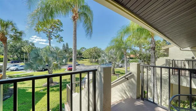 $2,200 | 4462 Weybridge Street, Unit 72, Sarasota, FL 34235