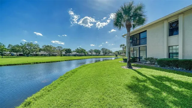 $2,200 | 4462 Weybridge Street, Unit 72, Sarasota, FL 34235