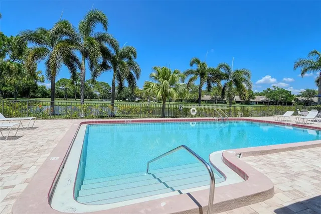 $2,200 | 4462 Weybridge Street, Unit 72, Sarasota, FL 34235