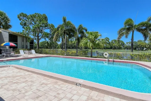 $2,200 | 4462 Weybridge Street, Unit 72, Sarasota, FL 34235