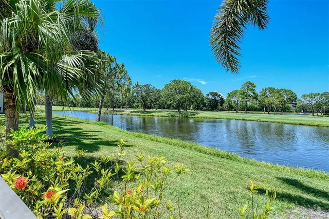 $2,200 | 4462 Weybridge Street, Unit 72, Sarasota, FL 34235