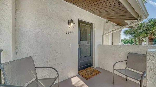 $2,200 | 4462 Weybridge Street, Unit 72, Sarasota, FL 34235