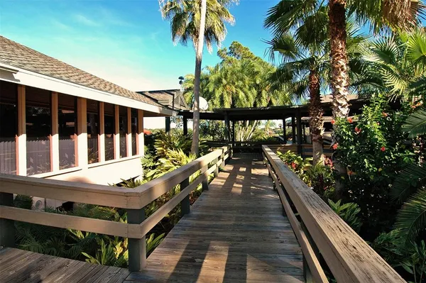 $2,200 | 4462 Weybridge Street, Unit 72, Sarasota, FL 34235