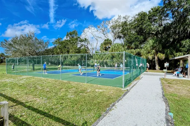 $2,200 | 4462 Weybridge Street, Unit 72, Sarasota, FL 34235