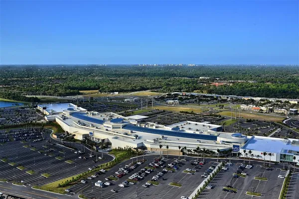 $2,200 | 4462 Weybridge Street, Unit 72, Sarasota, FL 34235