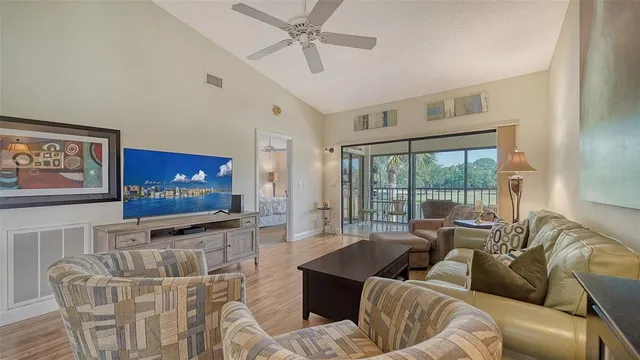 $2,200 | 4462 Weybridge Street, Unit 72, Sarasota, FL 34235