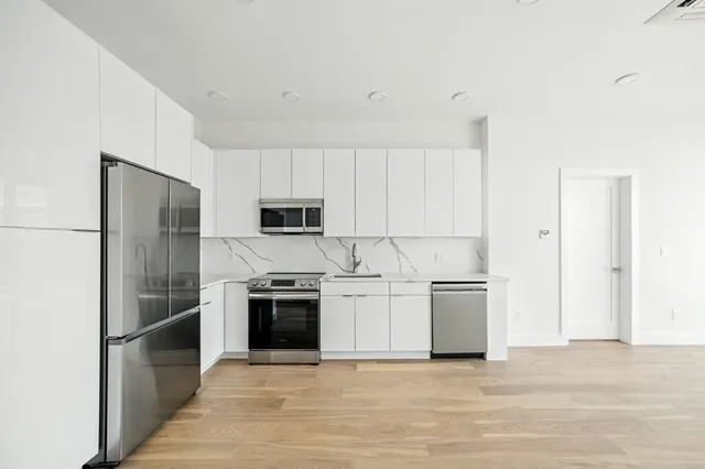 $3,020 | 38 Hichborn Street, Unit 303, Boston, MA 02135