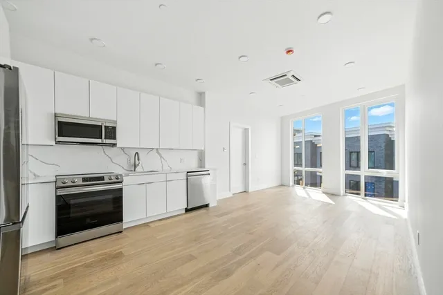 $3,020 | 38 Hichborn Street, Unit 303, Boston, MA 02135