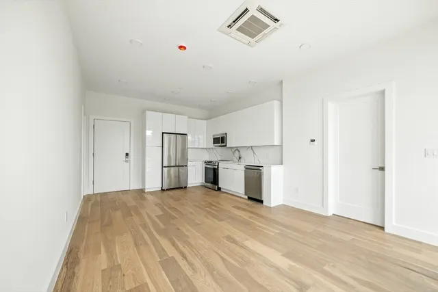 $3,020 | 38 Hichborn Street, Unit 303, Boston, MA 02135