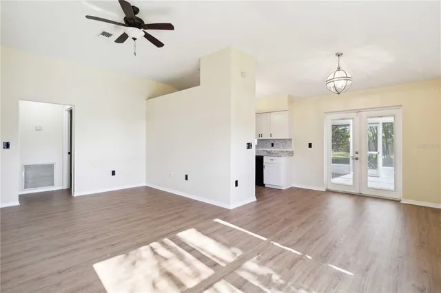 $2,100 | 3509 65th Ave Circle East, Sarasota, FL 34243