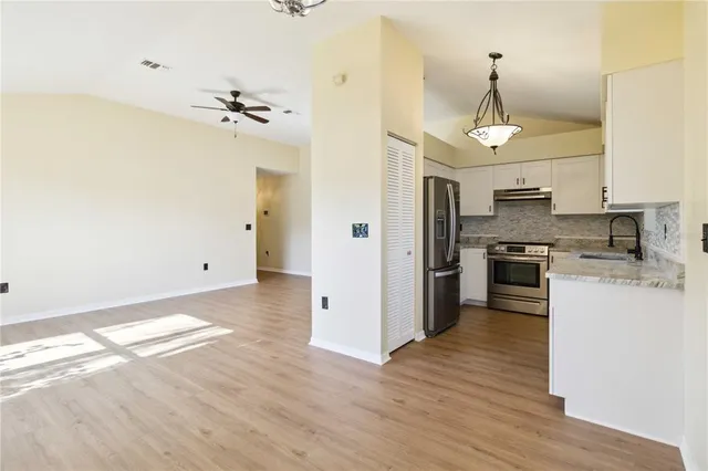 $2,100 | 3509 65th Ave Circle East, Sarasota, FL 34243