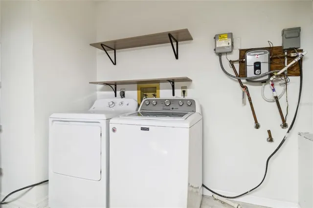 $2,100 | 3509 65th Ave Circle East, Sarasota, FL 34243