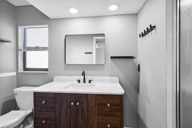 $2,100 | 3509 65th Ave Circle East, Sarasota, FL 34243