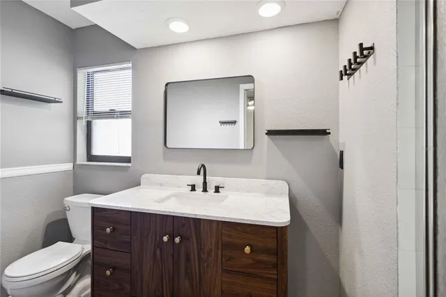 $2,100 | 3509 65th Ave Circle East, Sarasota, FL 34243