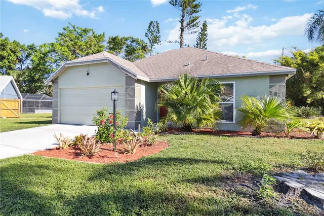 $2,100 | 3509 65th Ave Circle East, Sarasota, FL 34243