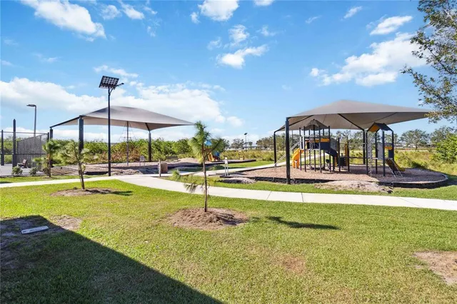 $2,100 | 3509 65th Ave Circle East, Sarasota, FL 34243