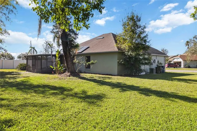 $2,100 | 3509 65th Ave Circle East, Sarasota, FL 34243