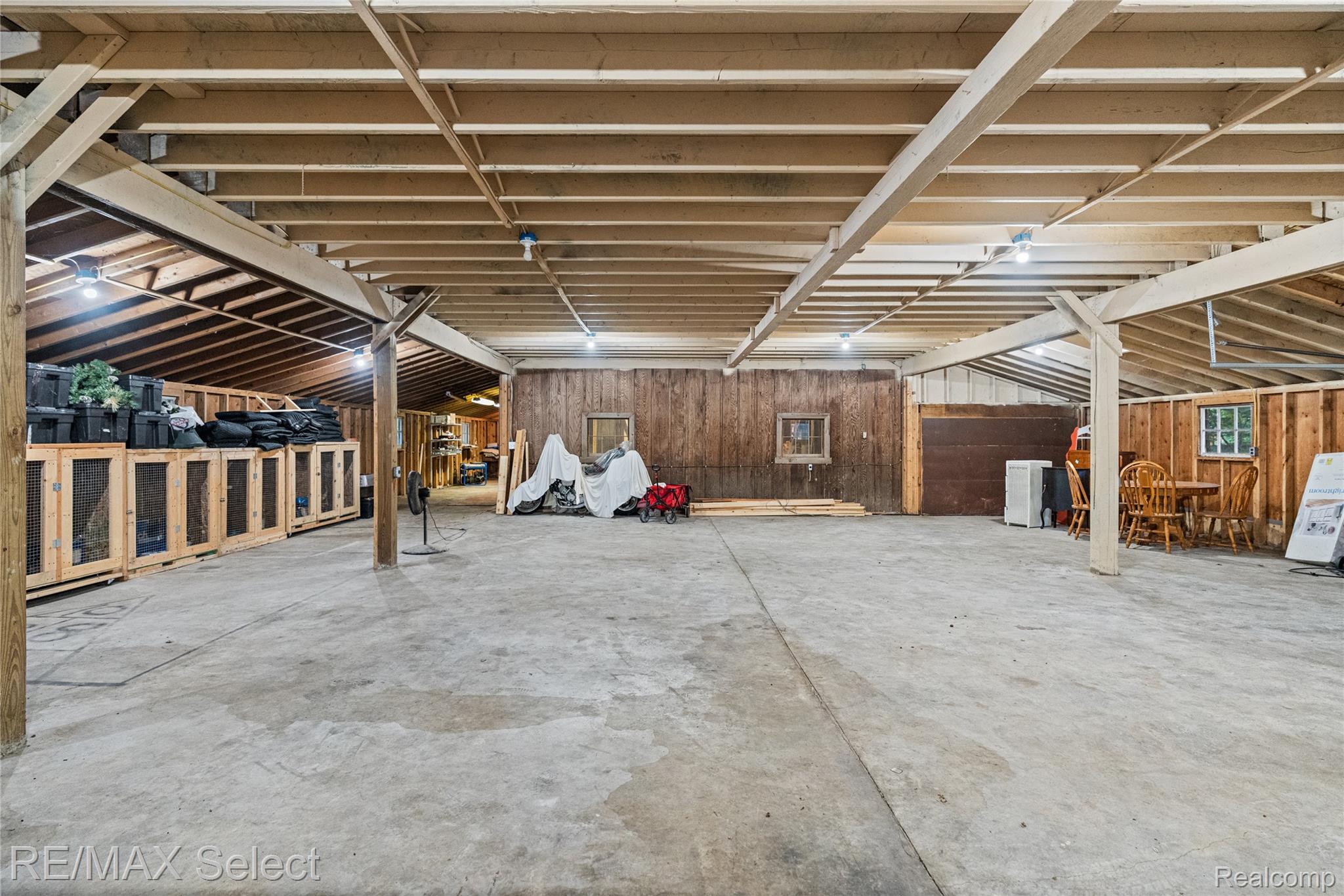 3471 South Towerline Road Bridgeport, MI 48722 - Photo 42 of 55 3471 S Towerline Rd barn 01.jpg
