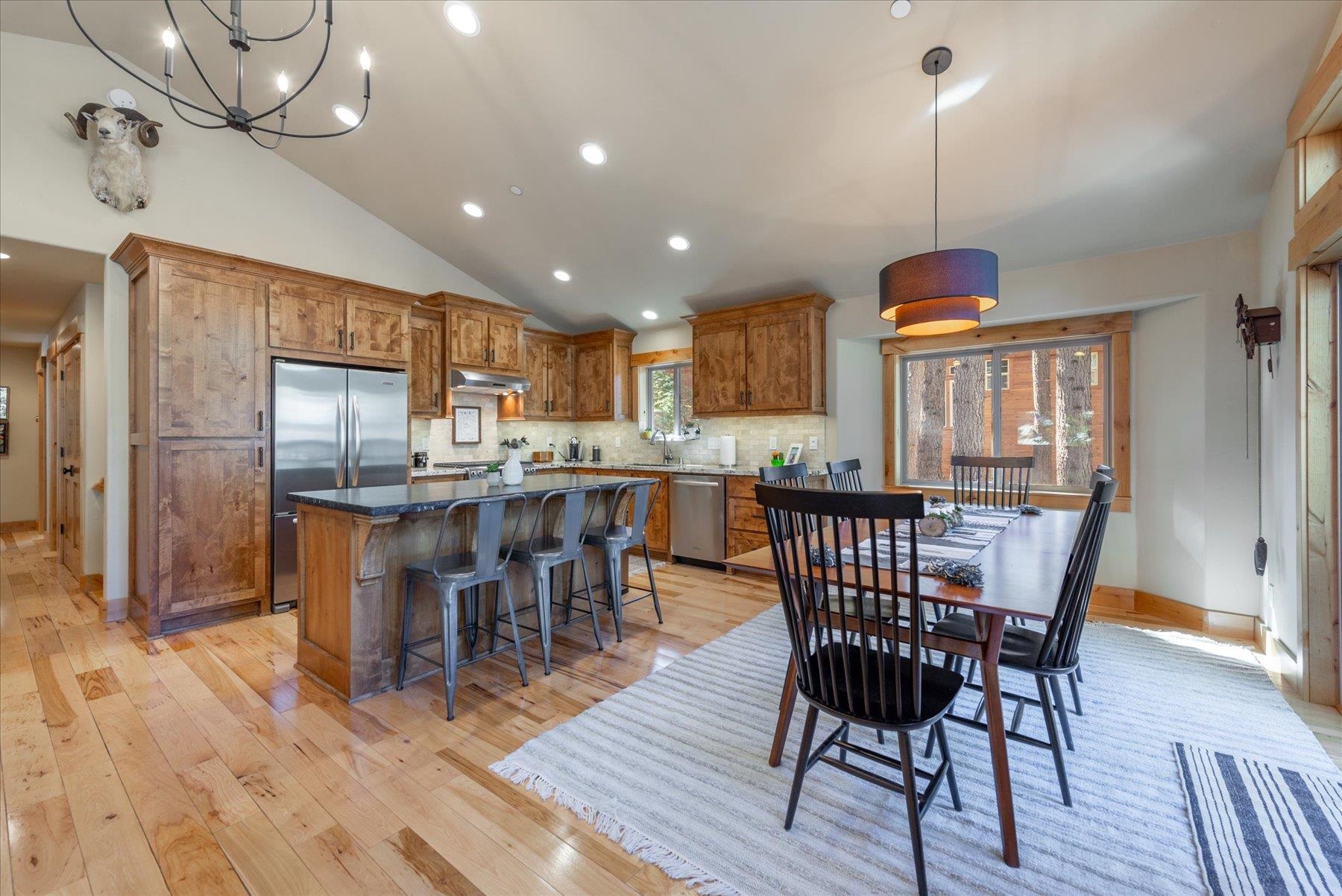14791 Tyrol Road Truckee, CA 96161 - Photo 7 of 24 Gallery Image 7