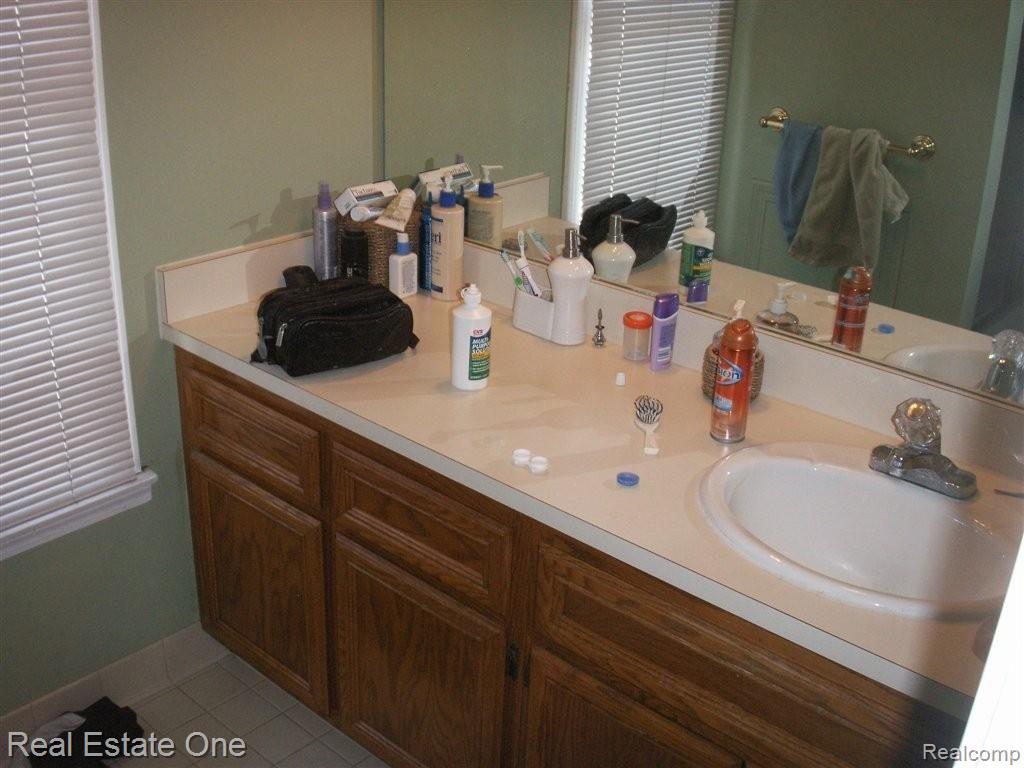 4418 South Rochester Road, Unit 8 Royal Oak, MI 48073 - Photo 9 of 13 014.JPG