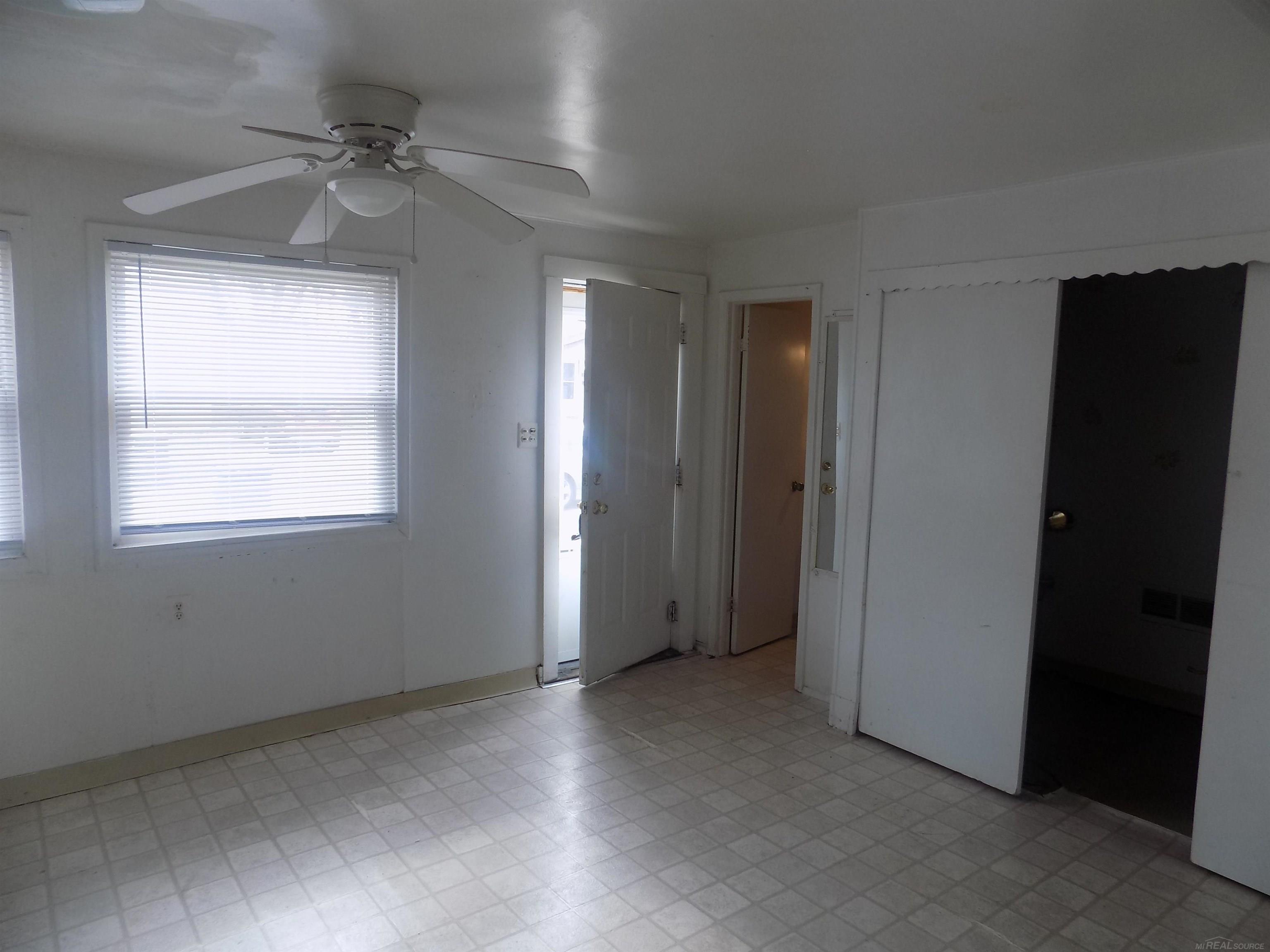 34118 Decatur Court Westland, MI 48186 - Photo 3 of 11