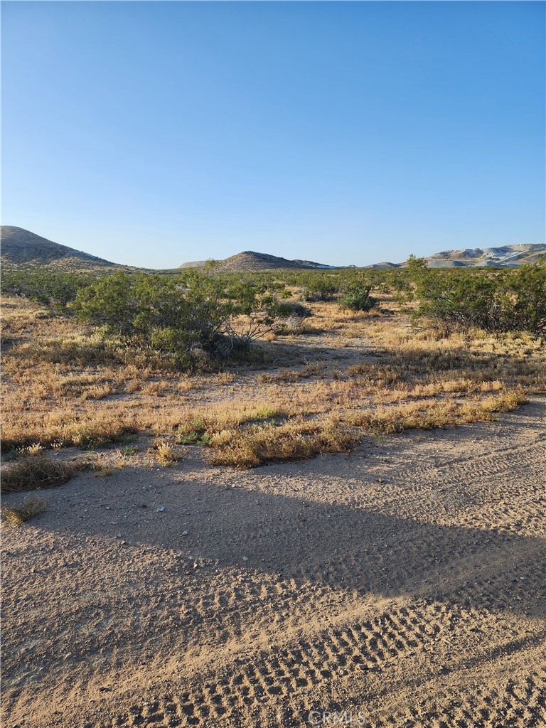1 Cottonwood Road Helendale, CA 92342 - Photo 2 of 2 a view of an ocean and beach