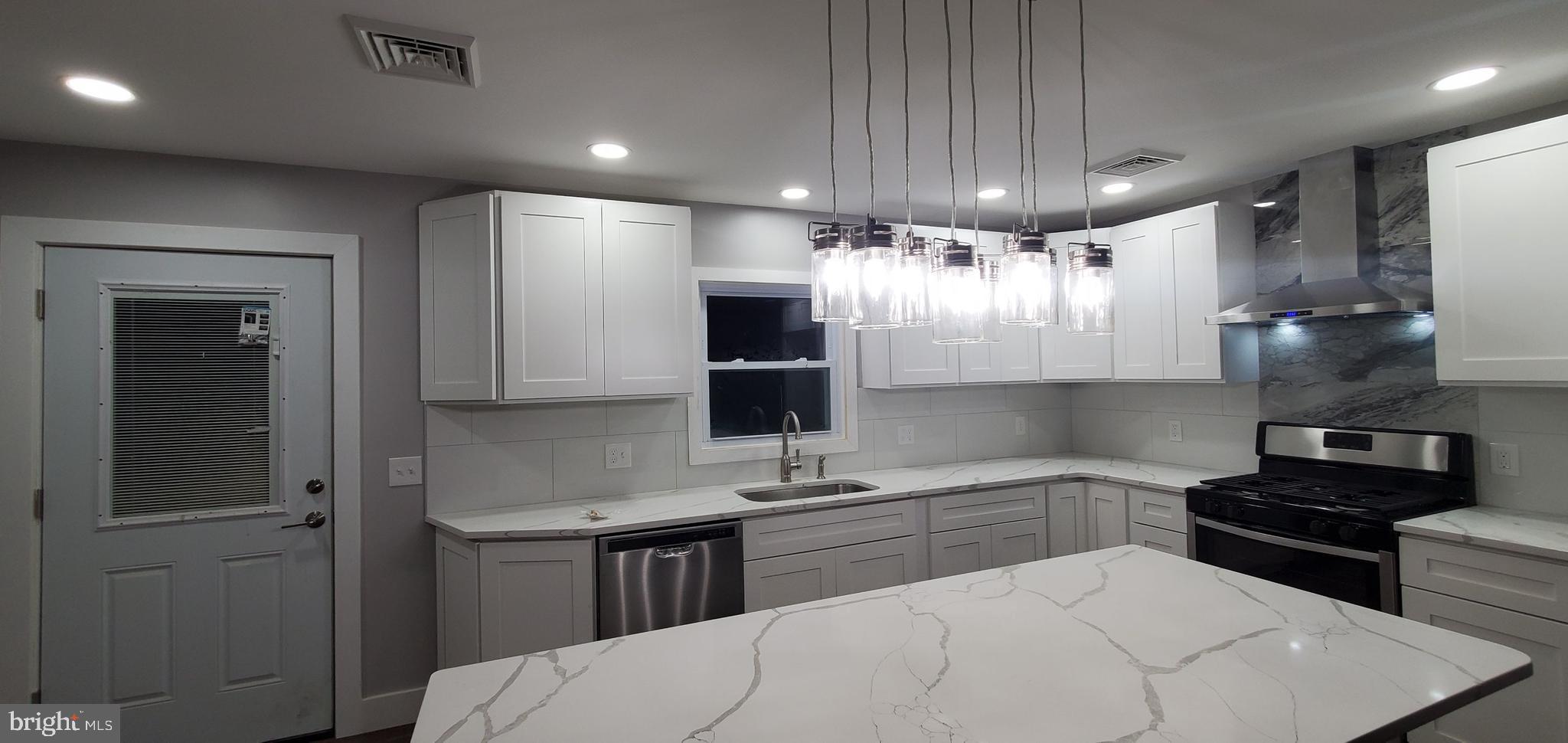 28 Hook Road Millville, NJ 08332 - Photo 4 of 26 Gallery Image 4