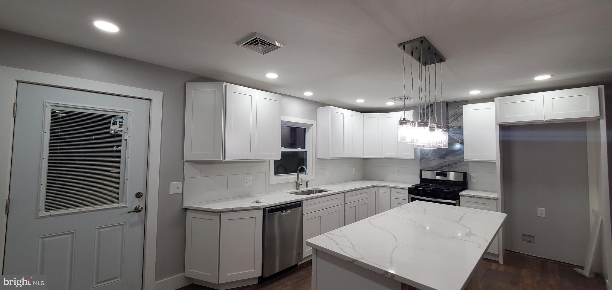 28 Hook Road Millville, NJ 08332 - Photo 5 of 26 Gallery Image 5