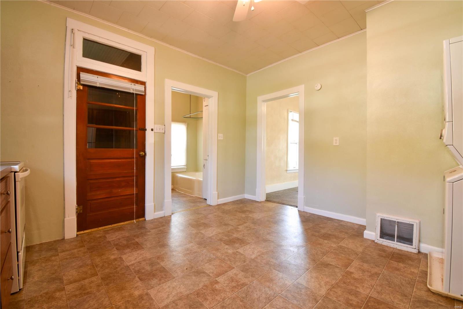 619 East Main Street Staunton, IL 62088 - Photo 4 of 13