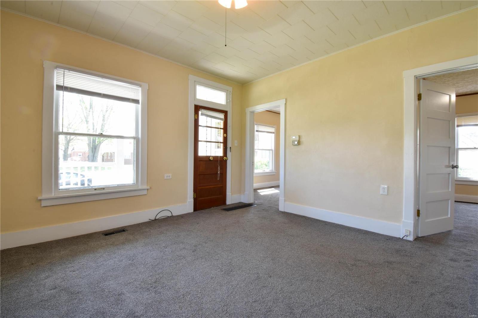 619 East Main Street Staunton, IL 62088 - Photo 8 of 13