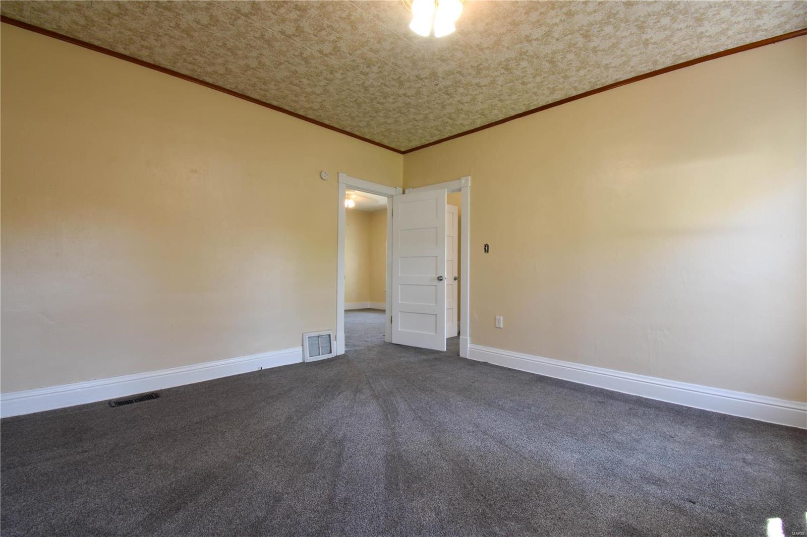 619 East Main Street Staunton, IL 62088 - Photo 9 of 13
